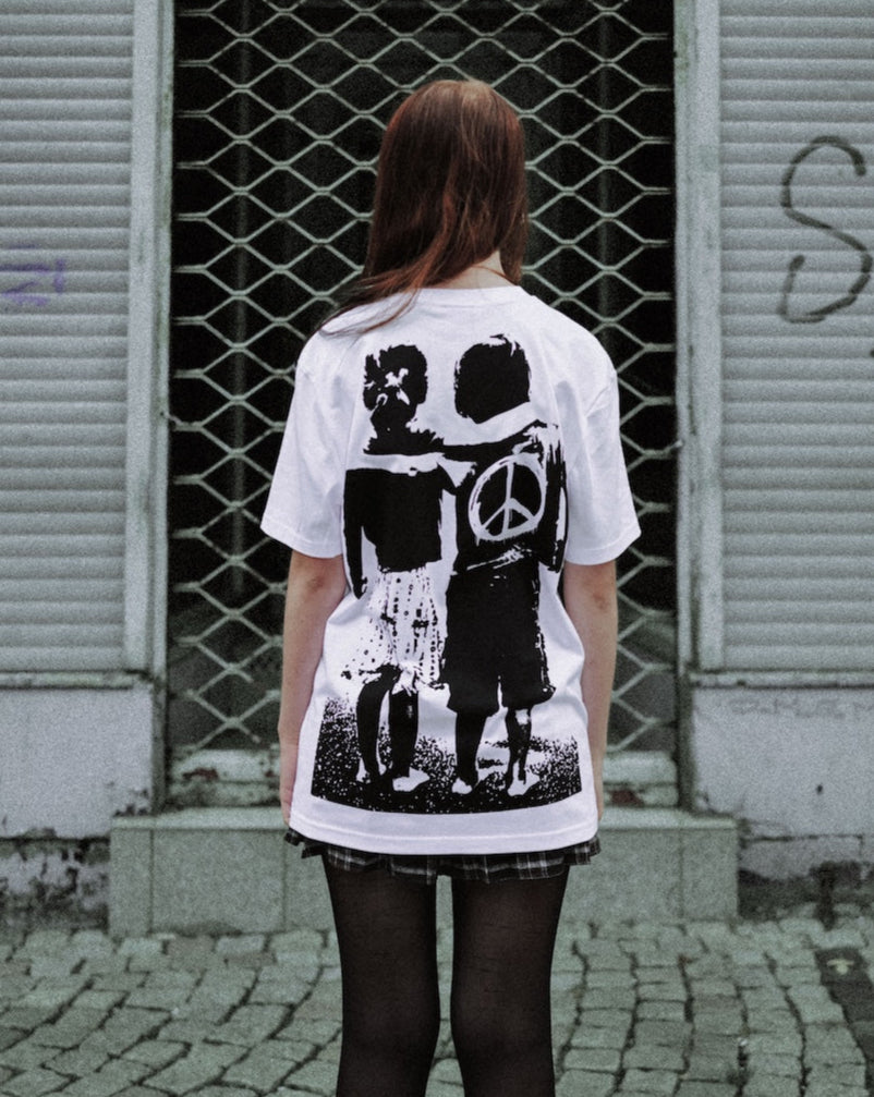 Arms Peace - T-Shirt