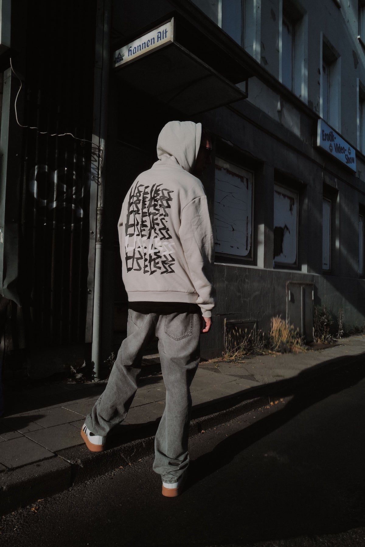 Scrawled Premium Oversized Hoodie Lightasphalt