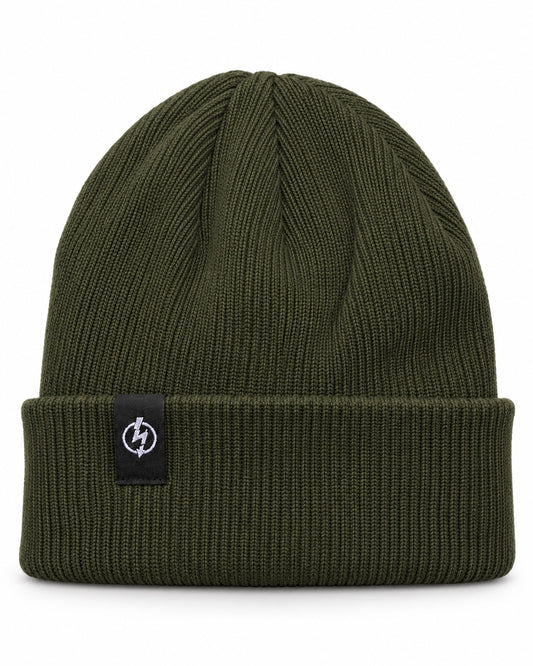 Useless Bio Baumwolle Beanie in Olivgrün mit aufgenähtem Logo-Label